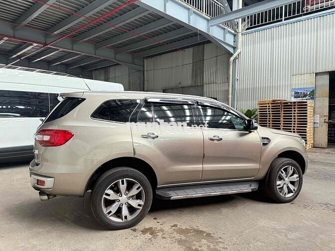 Everest Titanium 2.2 nhập Thái còn thương lượng