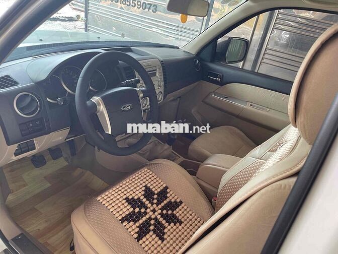 Ford Everest 2011 1 cầu Trắng