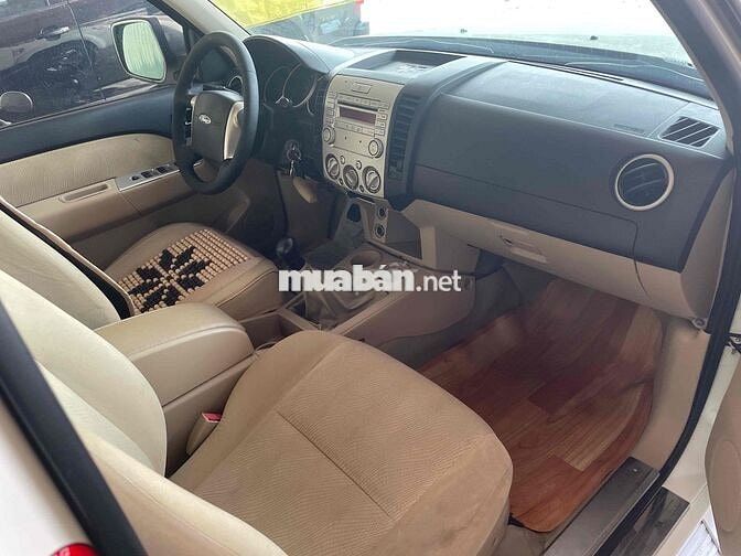 Ford Everest 2011 1 cầu Trắng