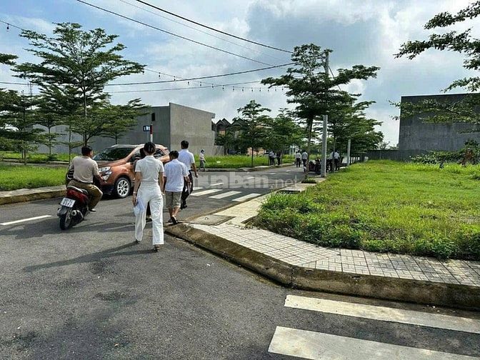 Bán Gấp Đất Trong KDC Bình Hưng Quốc Lộ 50,Bình Chánh 100m2 Giá 1Ty250