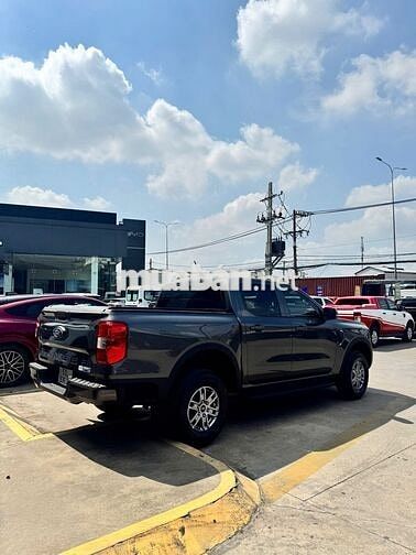 Ford Ranger XLS 4x4 2025 Ghi xám 2.000 km