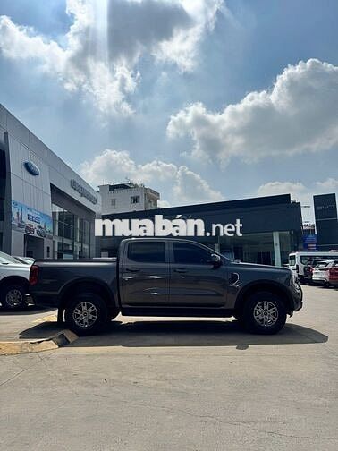 Ford Ranger XLS 4x4 2025 Ghi xám 2.000 km