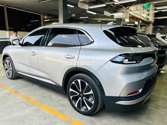 Vinfast VF8 Plus 2023 màu Bạc sẵn hồ sơ giao ngay