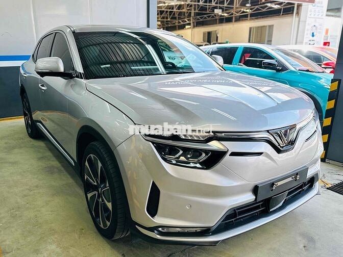 Vinfast VF8 Plus 2023 màu Bạc sẵn hồ sơ giao ngay