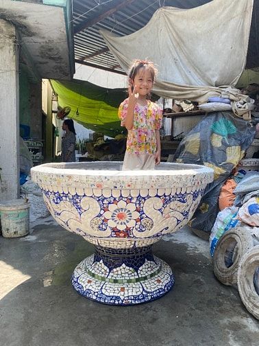 Chậu đắp tay cẩn sành sứ , khảm miểng