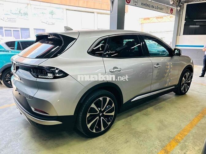 Vinfast VF8 Plus 2023 màu Bạc sẵn hồ sơ giao ngay