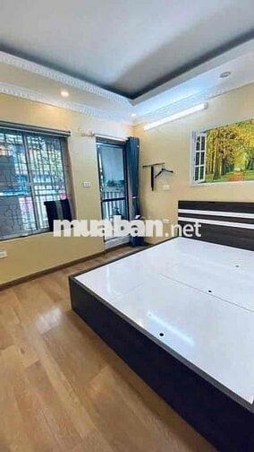 Cho thuê nhà Tt Thái Thịnh tầng 2 - Đống Đa- dt 50m2*1 tầng