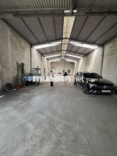 CHO THUÊ XƯỞNG 400M2 MẶT TIỀN ĐT743 DĨ AN