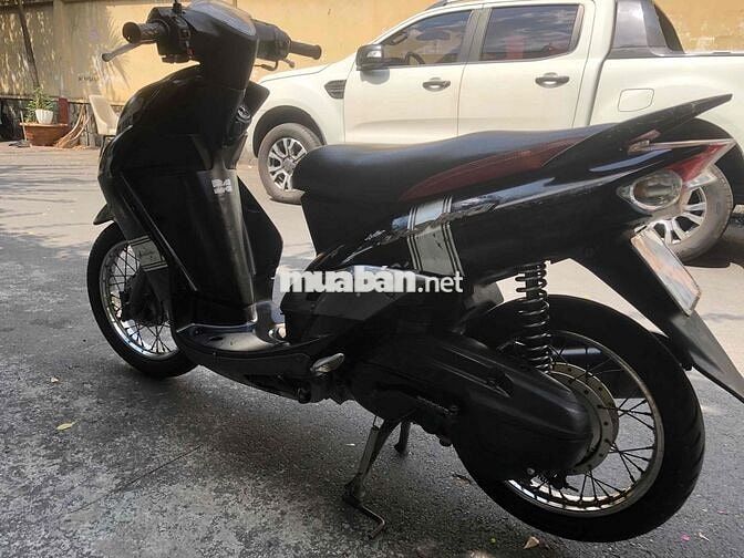 Xe máy màu Đen