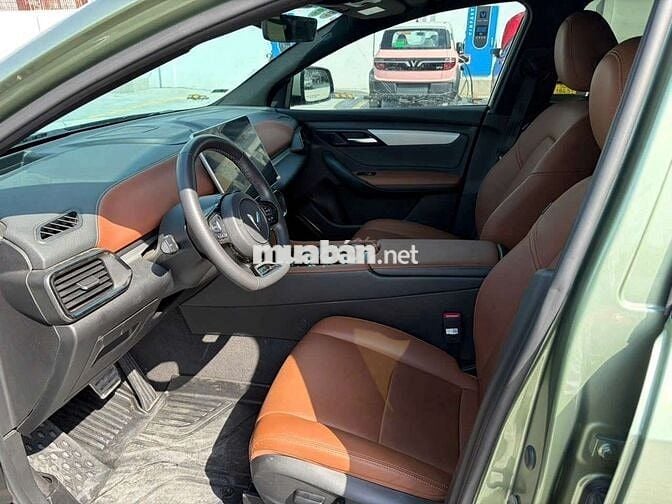 VF8 PLUS XE DEMO ODO THẤP1