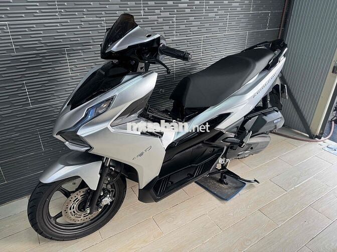 Honda Air Blade 160 2022 Bạc Đen