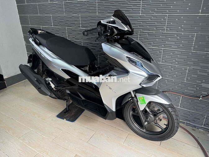 Honda Air Blade 160 2022 Bạc Đen