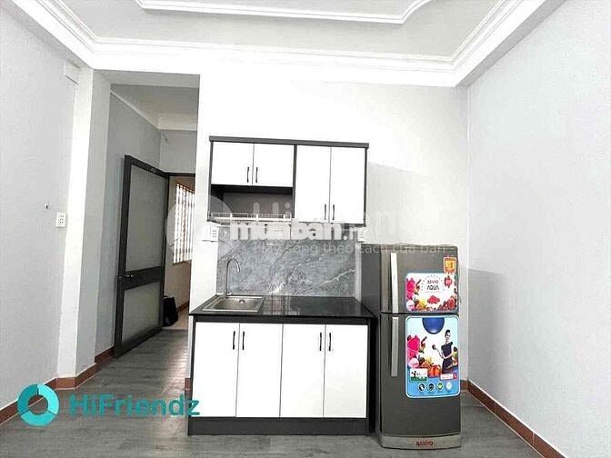 Studio full nội thất có ban công nhỏ q4