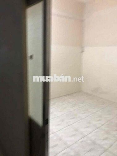 phòng yên titnh thoáng mát wc trong phòng ko chung chủ