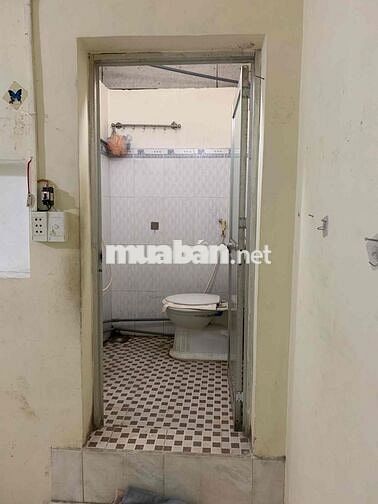 phòng yên titnh thoáng mát wc trong phòng ko chung chủ