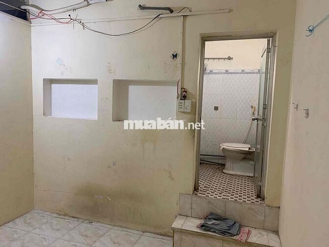 phòng yên titnh thoáng mát wc trong phòng ko chung chủ