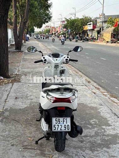 Honda Lead Trắng