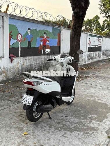 Honda Lead Trắng
