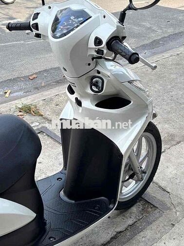 Honda Vision 2014 màu Trắng