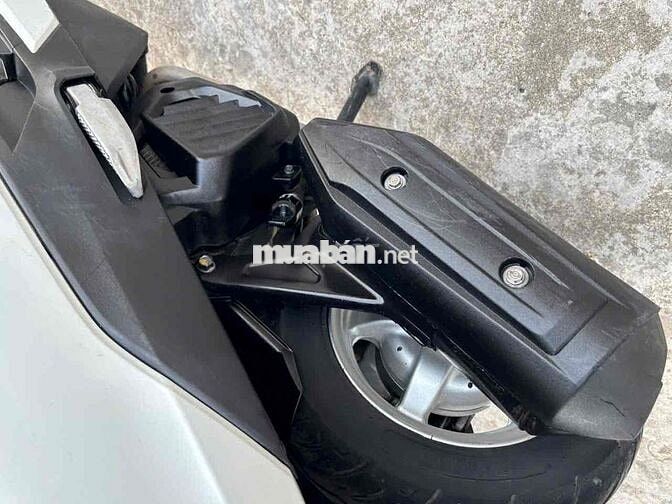 Honda Lead Trắng