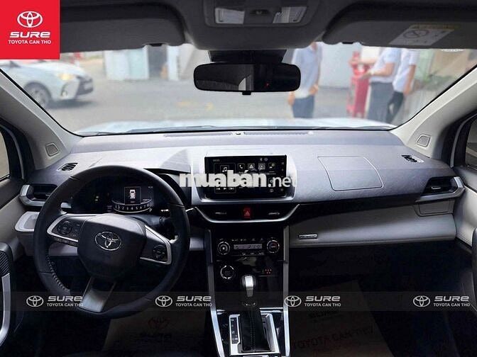 Toyota Veloz Cross Top 2025 Trắng chính hãng