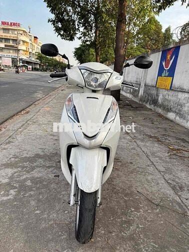 Honda Lead Trắng