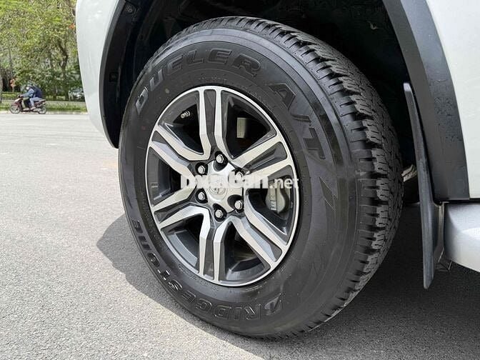 CẦN BÁN TOYOTA FORTUNER 2.4G SIÊU MỚI MODEL 2023