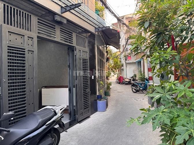 Nhà 3 lầu, full nội thất cao cấp,hẻm xe hơi VF5 khu VIP PHAN XÍCH LONG