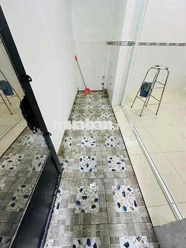 NHÀ NỞ HẬU, KO LG QH - CÁCH MẠNG THÁNG 8 - 4.3X8(33.3M2) - 10TR/THÁNG