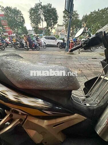 Yamaha Novo màu Vàng đen