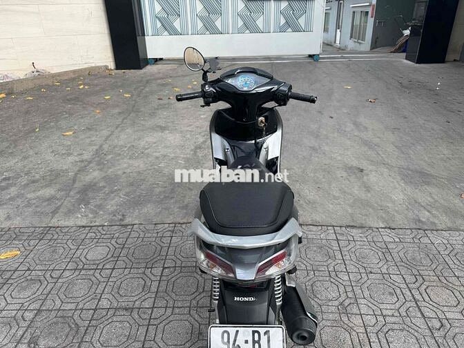 Honda Future 125 Bạc đen 2012