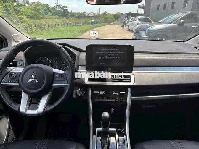 Mitsubishi Xpander Premium 2025 Trắng 7900km