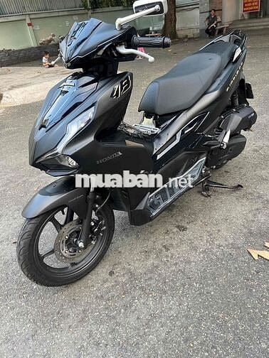 Honda Air Blade 2024 Đen 7000 km ( 4 van)