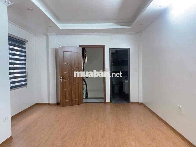 Cho thuê nhà ngõ đường Hoàng Mai 40m x 5 tầng