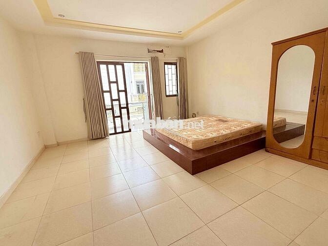Cho thuê phòng có ban công rộng 35m2 gần ql50 bx q8