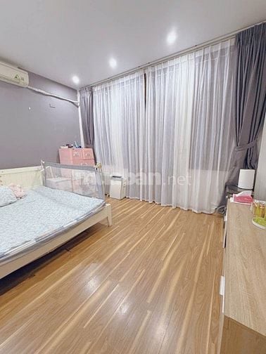 BÁN NHÀ PHÔ TÂN MAI Ô TÔ VÀO NHÀ LÔ GÓC 2 MẶT NGÕ SÂN VƯỜN 12.9 TỶ