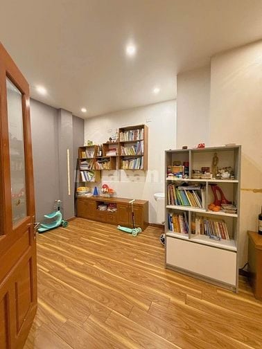 BÁN NHÀ PHÔ TÂN MAI Ô TÔ VÀO NHÀ LÔ GÓC 2 MẶT NGÕ SÂN VƯỜN 12.9 TỶ