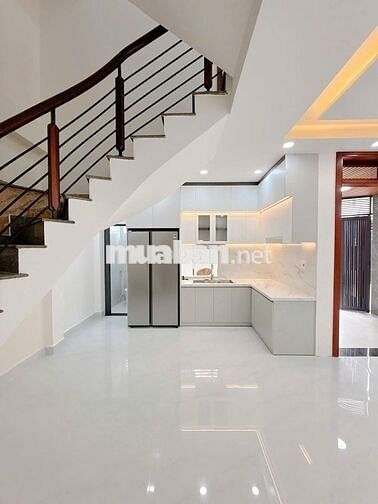 🔥 NHÀ GÓC 2 MẶT TIỀN  VỊ TRÍ CỰC ĐẸP NGAY TRUNG TÂM QUẬN 7 🔥