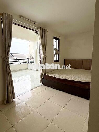 cho thuê nguyên tầng 3 sân thượng trước sau gần QL50