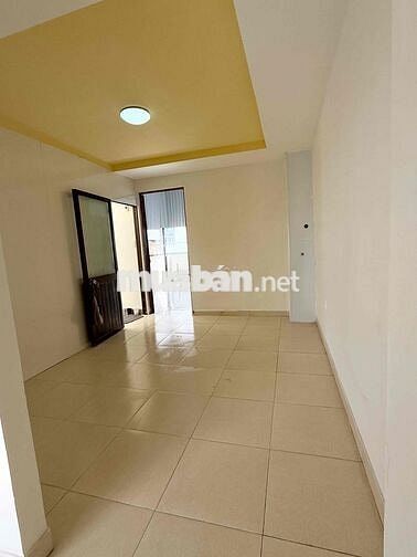 cho thuê nguyên tầng 3 sân thượng trước sau gần QL50