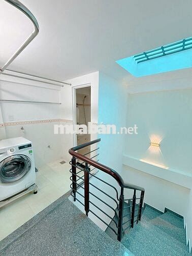 🔥 NHÀ GÓC 2 MẶT TIỀN  VỊ TRÍ CỰC ĐẸP NGAY TRUNG TÂM QUẬN 7 🔥