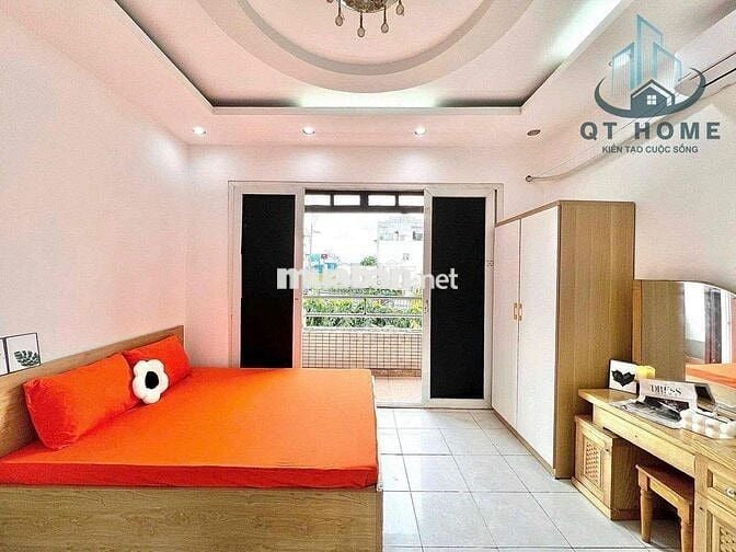STUDIO BAN CÔNG FULL NỘI THẤT NGAY MẶT TIỀN NGUYỄN VĂN CỪ QUẬN 1