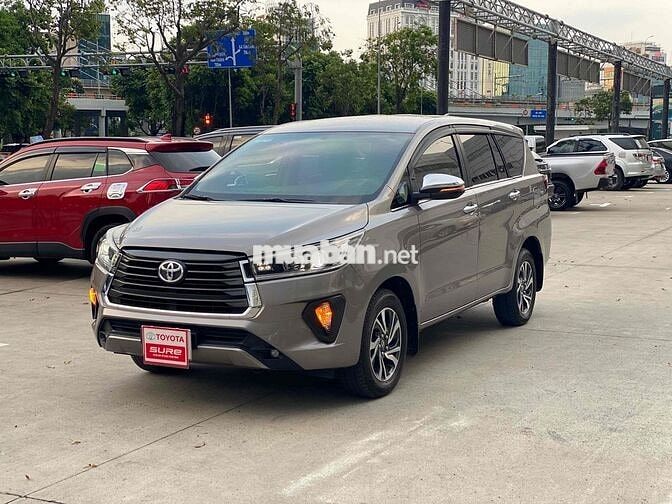 Toyota Innova 2022 2.0G 95.000km Đồng ánh kim