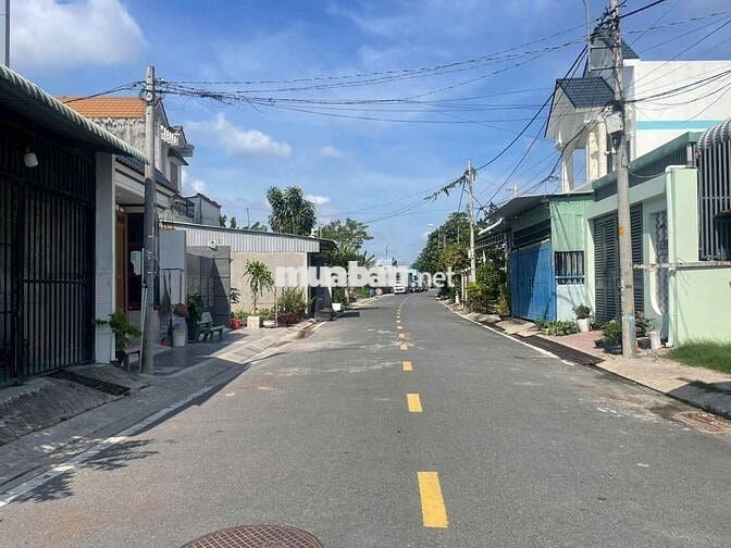 Cần bán gấp lô đất ngay thị trấn cho con gái học đại học 139m2 giá 599