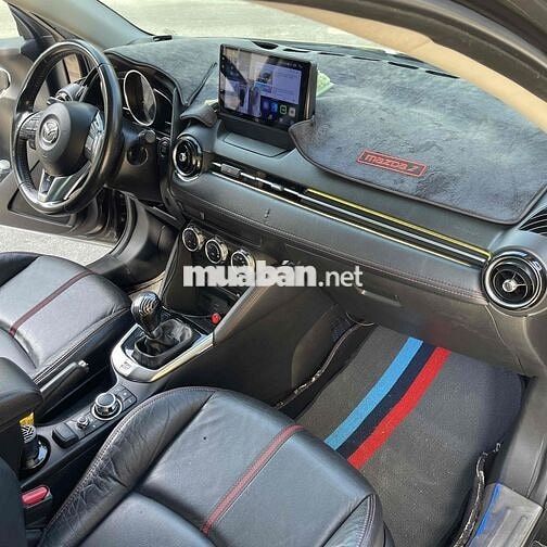 Bán Mazda 2 sedan 2018 Luxury