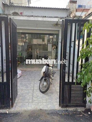 NNC 2PN, 2WC, hẻm xe hơn, khu sầm uất nhiều tiện ích xung quanh