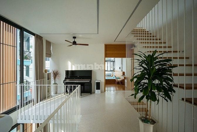 Bán căn góc Bùi Văn Thêm Phú Nhuận, 5 tầng, 81,2 m², giá 24.5 tỷ