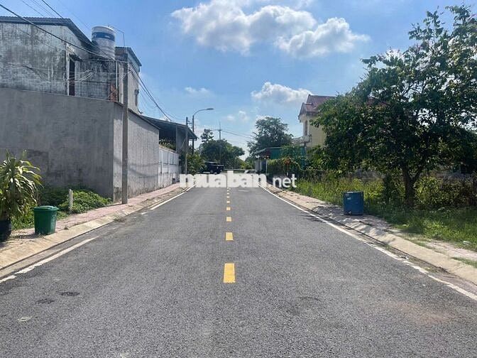 Cần bán gấp lô đất ngay thị trấn cho con gái học đại học 139m2 giá 599