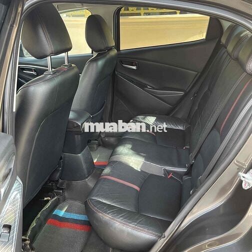 Bán Mazda 2 sedan 2018 Luxury