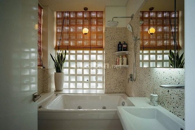 Bán căn góc Bùi Văn Thêm Phú Nhuận, 5 tầng, 81,2 m², giá 24.5 tỷ